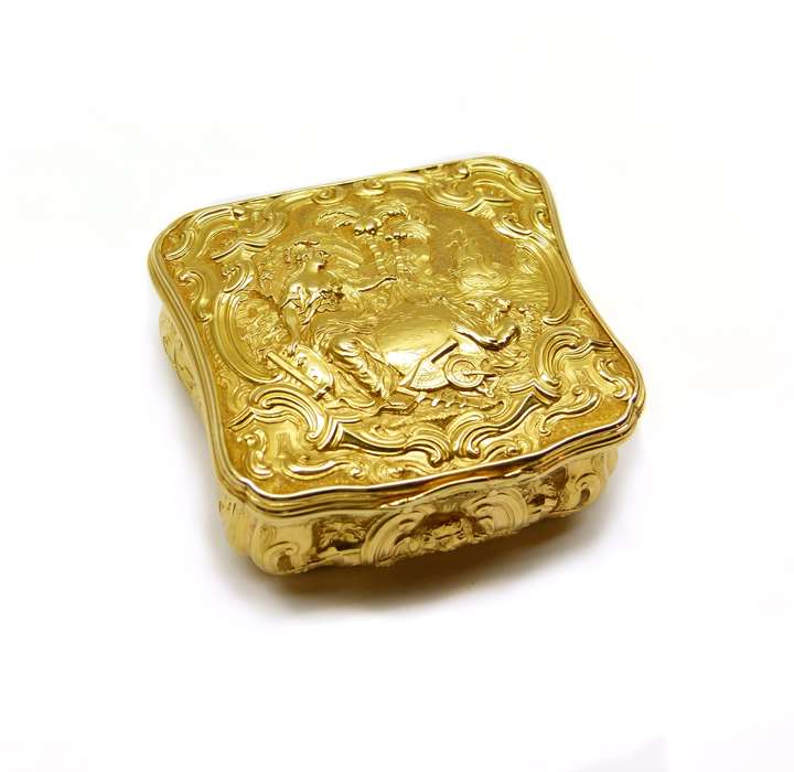 George II cartouche-square shaped gold patch box